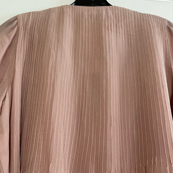 French Connection STUNNING Pink Dress w/ Deep Silver Sequined deep V neck, SZ 6 - Picture 15 of 16